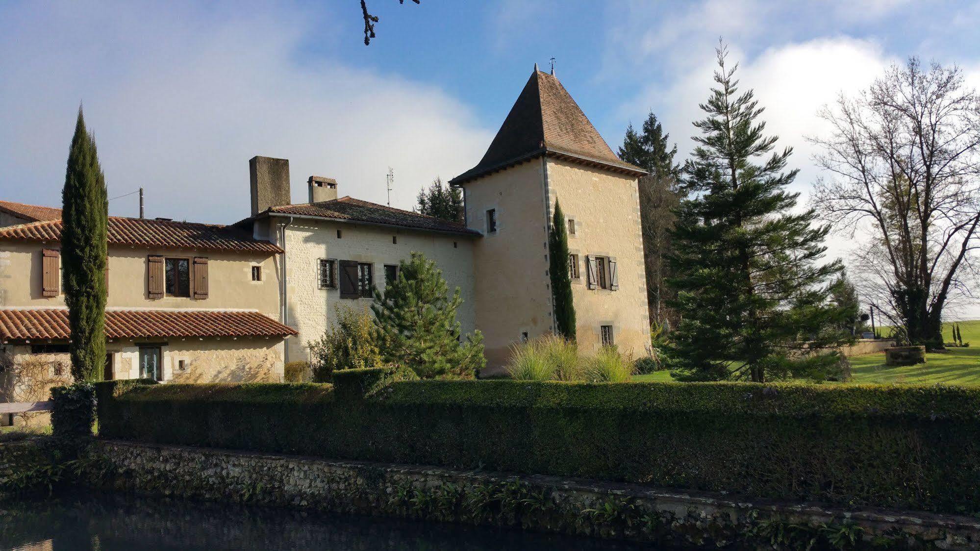 Moulin Rouhaud Hotel Montboyer Eksteriør billede