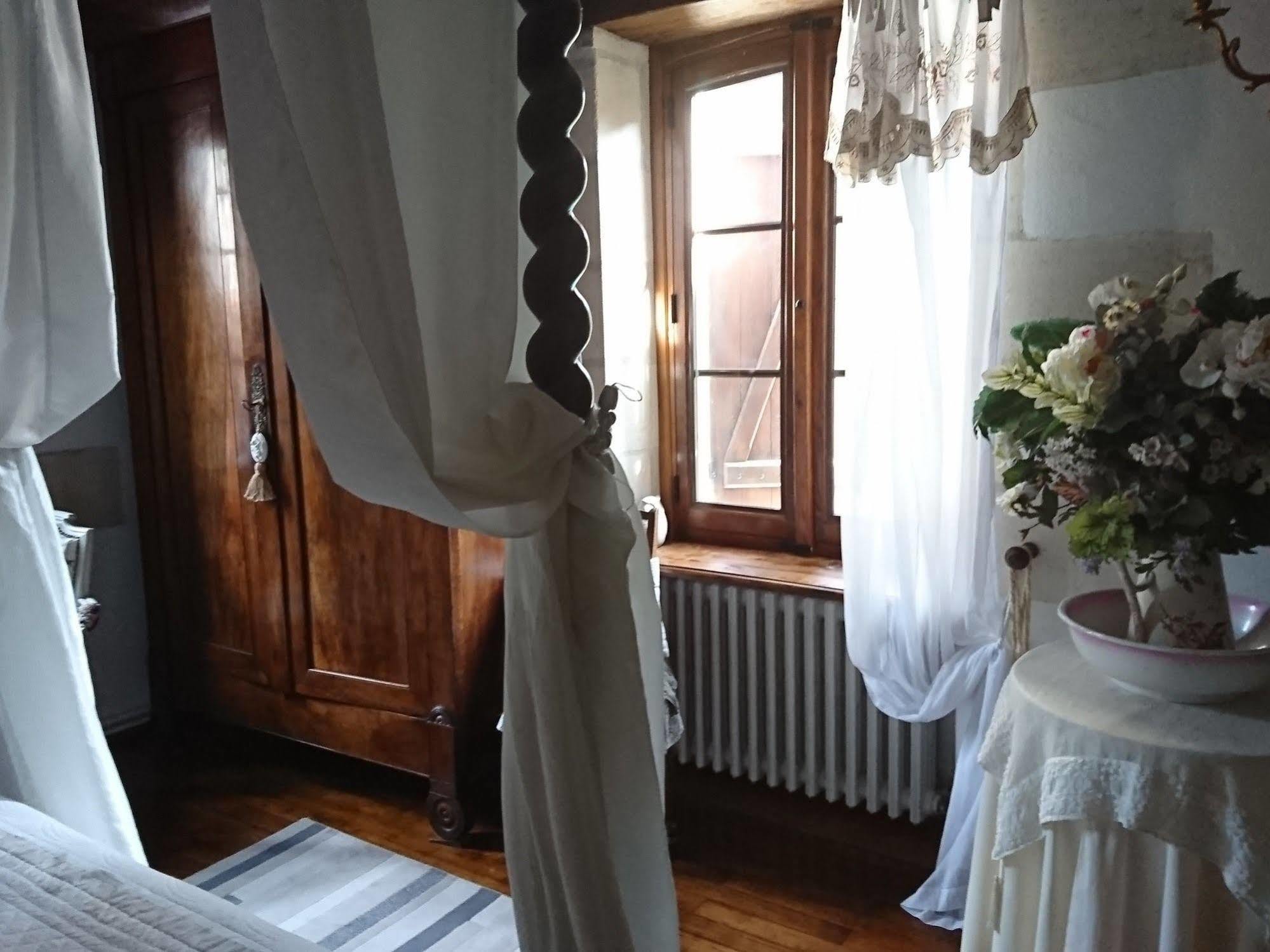 Moulin Rouhaud Hotel Montboyer Eksteriør billede